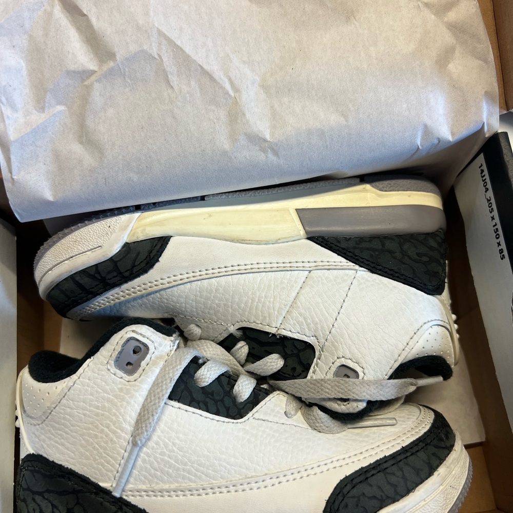 Kids Jordan 3 Retro White/Grey Size 9